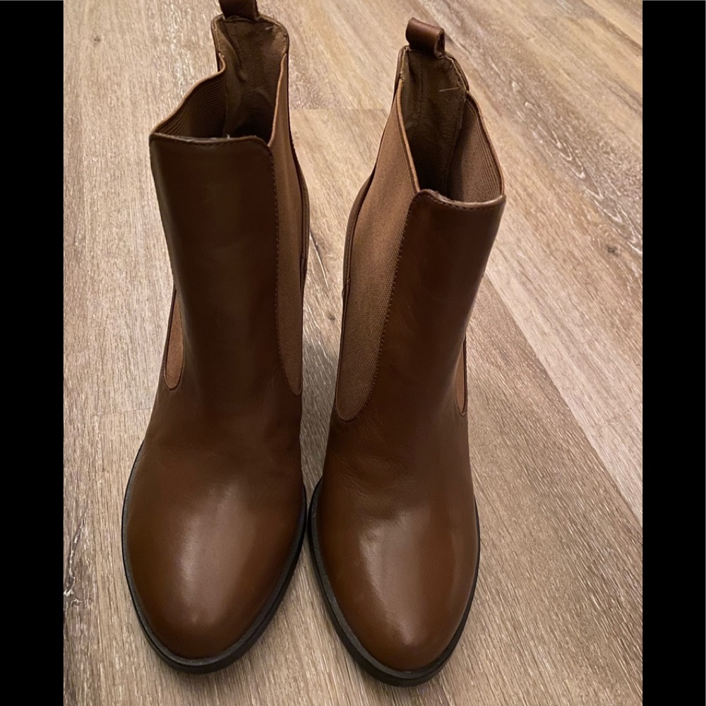 Isaac Mizrahi live brown women’s boots